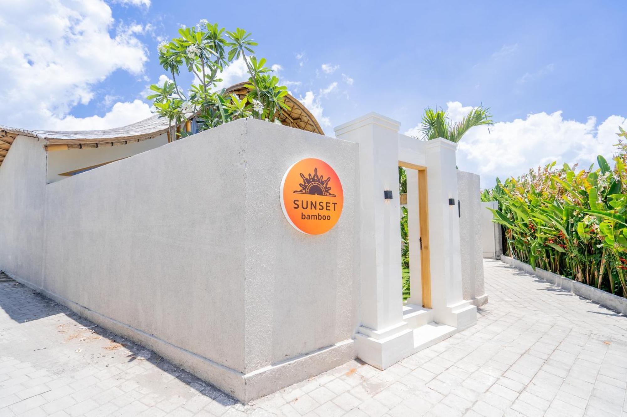 Villa Sunset Bamboo - 3Br Villa In Kerobokan Екстериор снимка