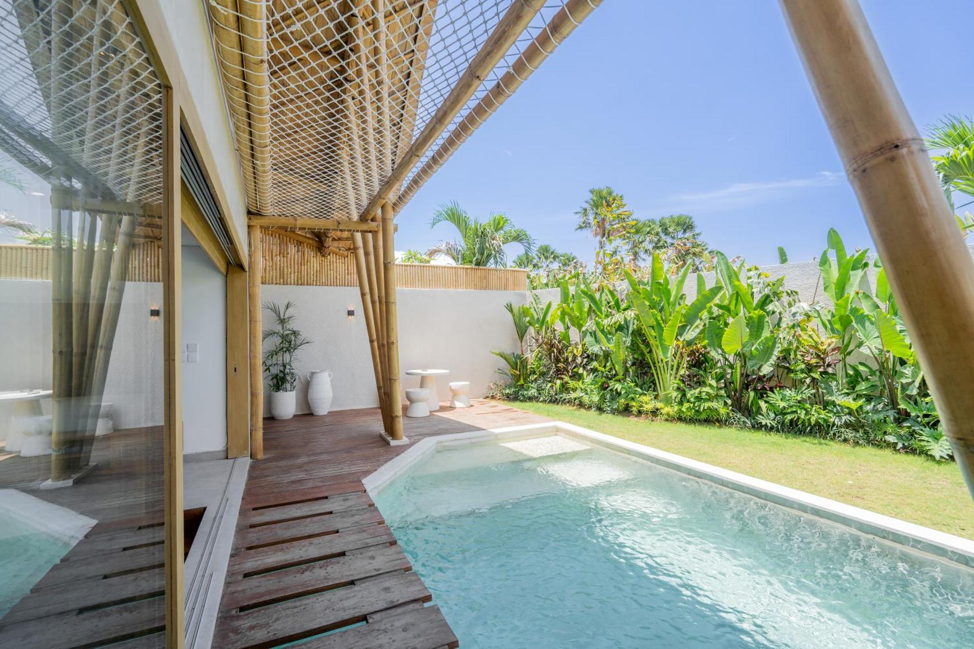 Villa Sunset Bamboo - 3Br Villa In Kerobokan Екстериор снимка