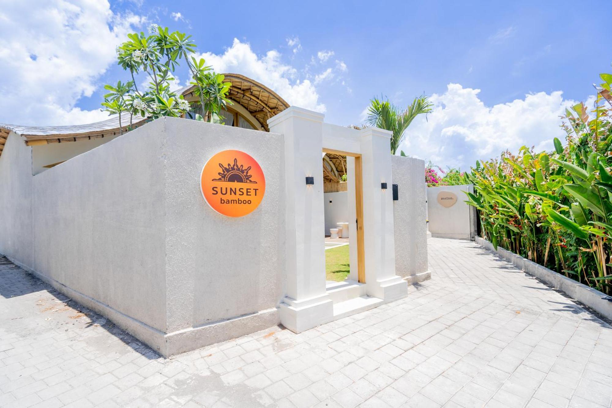 Villa Sunset Bamboo - 3Br Villa In Kerobokan Екстериор снимка