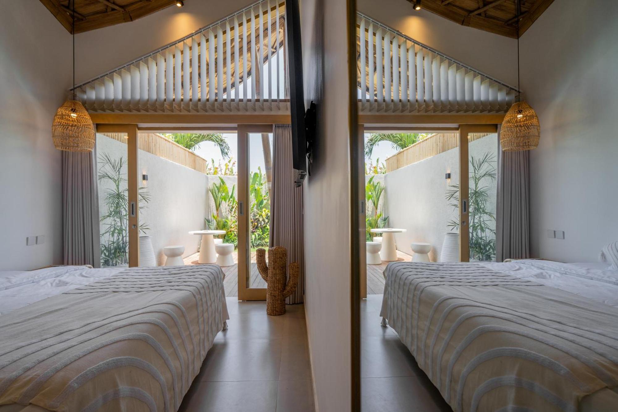 Villa Sunset Bamboo - 3Br Villa In Kerobokan Екстериор снимка