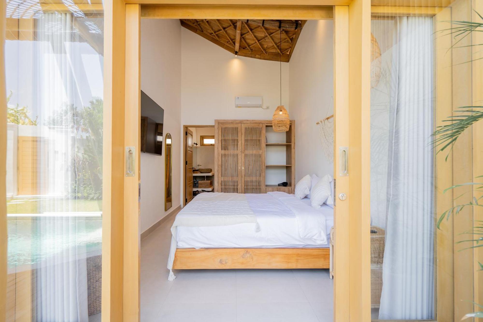 Villa Sunset Bamboo - 3Br Villa In Kerobokan Екстериор снимка