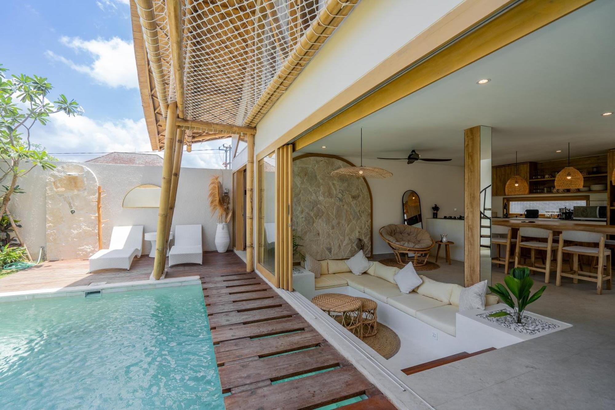 Villa Sunset Bamboo - 3Br Villa In Kerobokan Екстериор снимка